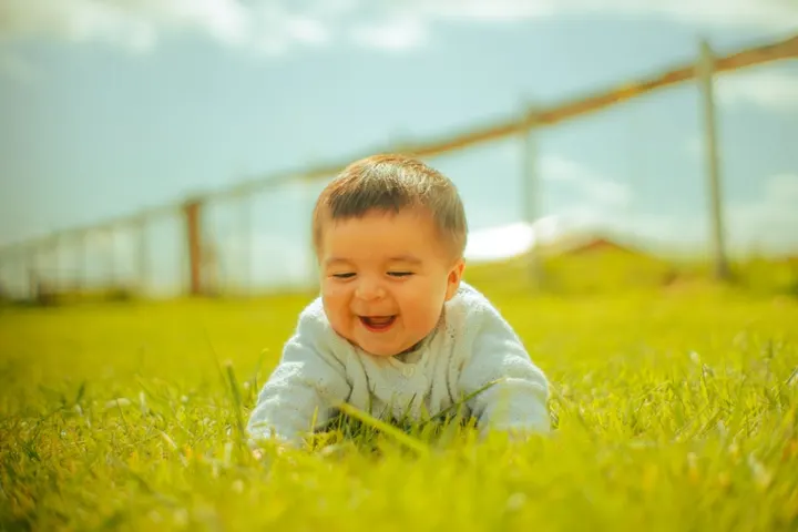 Bambini senza autostima: 7 strategie per farli credere in sé (e felici)