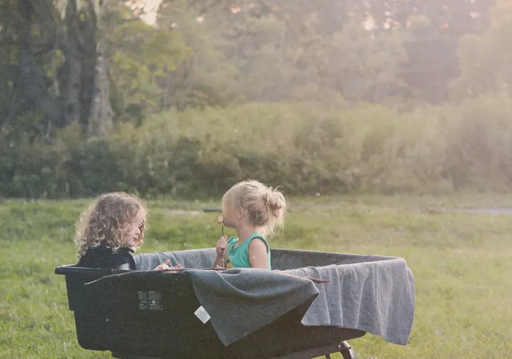 Come Ridurre il Tempo Schermo dei Bambini Senza Conflitti: La Guida Definitiva per Genitori