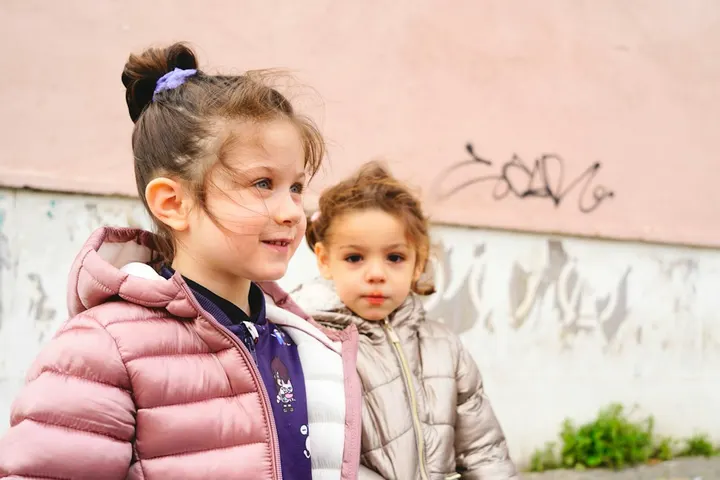 Come aiutare i figli a riconoscere e gestire le emozioni legate all'uso dei social media