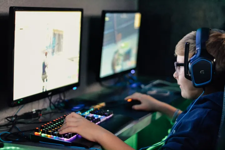 Insegnare etica e rispetto nel gioco online ai figli